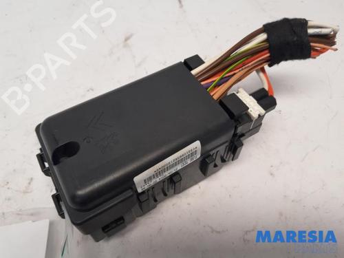 Used Fuse box CITROËN C4 Picasso II 1.6 THP 155 (156 hp) 31484468