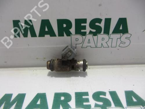 Used Injector RENAULT MEGANE I Coach (DA0/1_) 1.4 16V (DA0D, DA1H, DA0W, DA10) (95 hp) 31447759