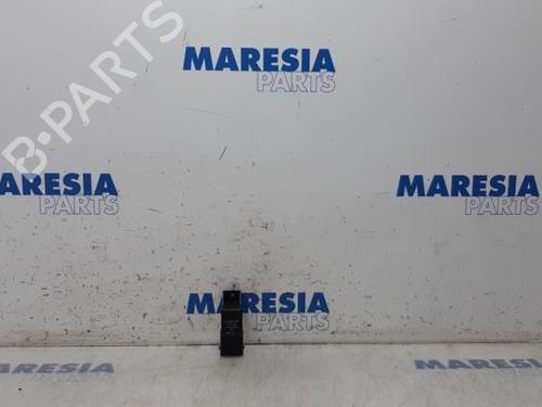 Used Electronic sensor FIAT SCUDO Van (270_, 272_) 2.0 D Multijet (120 hp) 31521025