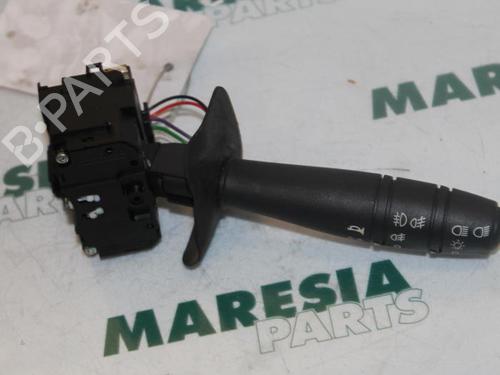 steering-column-stalk-renault-clio-ii-bb_-cb_-1998-1999-2000-2001-2002-2003-2004-2005-2006-2007-2008-2009-2010-2011-2012-2013-2014-2015-2016-31389761 main image