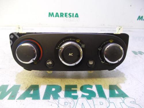 climate-control-renault-clio-iv-bh_-2012-2013-2014-2015-2016-2017-2018-2019-2020-2021-31450317 main image