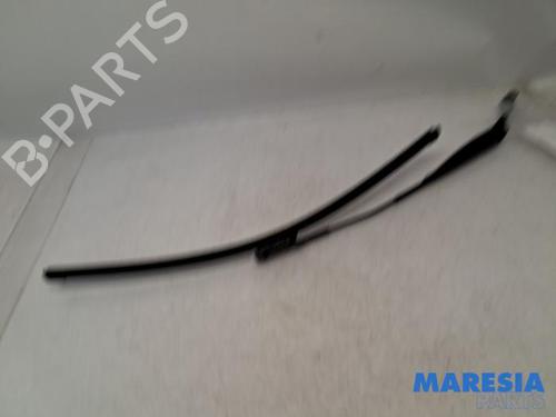 Used Front windshield wiper arm FIAT PANDA (312_, 319_) 0.9 (312PXP1A) (60 hp) 31448004
