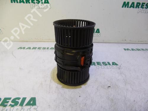Used Heater blower motor RENAULT MEGANE III Grandtour (KZ0/1) 1.5 dCi (KZ09, KZ0D, KZ1G, KZ29, KZ14, KZ1W, KZ10, KZ1F,... (110 hp) 31505059