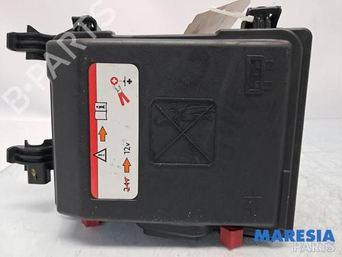 Fuse box PEUGEOT 308 SW II (LC_, LJ_, LR_, LX_, L4_) 1.2 THP 110 | BP31533099E1