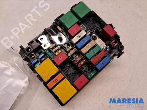 Used Fuse box CITROËN C3 III (SX) 1.2 VTi 82 (82 hp) 31457460