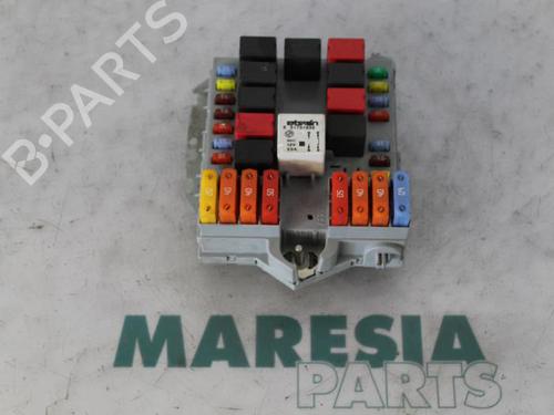 Used Fuse box Fuse box FIAT CROMA (194_) 1.9 D Multijet (194AXC1B, 194AXC12) (150 hp) 31434088 31434088