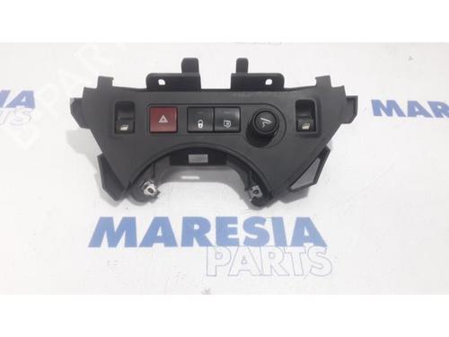 Used Switch CITROËN BERLINGO Box Body/MPV (B9) 1.6 HDi 90 16V (90 hp) 31483372