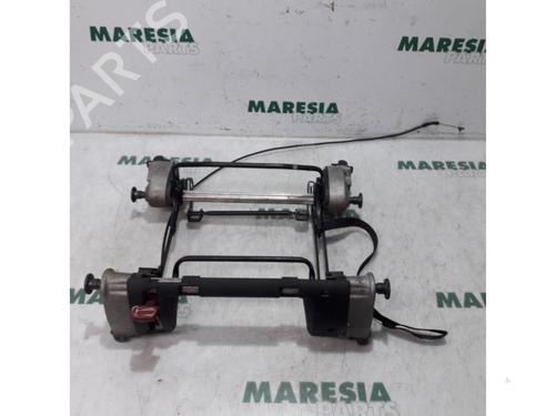 Kopholder/Genstandsholder LANCIA PHEDRA (179_) 2.0 D Multijet (179.AXL1B, 179.BXL1B) (136 hp) 31518405