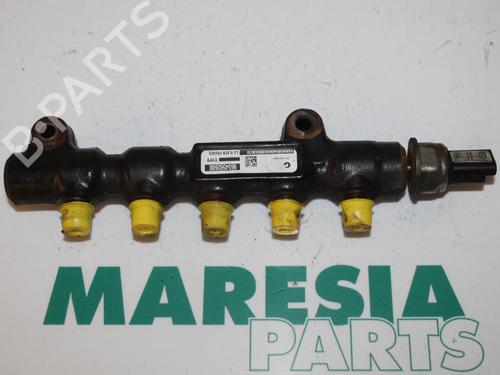 Used Injection rail CITROËN C5 III (RD_) 1.6 HDi 110 (RD9HZC) (109 hp) 31392827