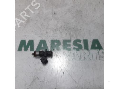 Used Injector RENAULT TWINGO II (CN0_) 1.2 16V (CN04, CN0B) (75 hp) 31460612