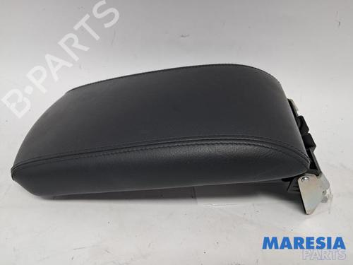 Used Armrest / Center console Armrest / Center console 37992385 37992385