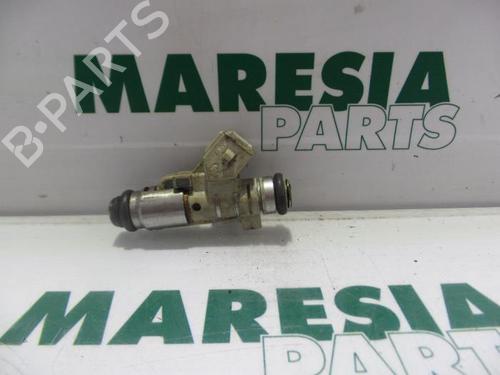 Used Injector PEUGEOT 106 II (1A_, 1C_) 1.4 i (75 hp) 31388399