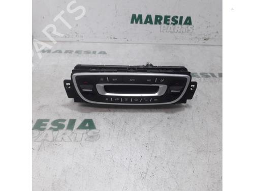 Used Climate control RENAULT MEGANE III Grandtour (KZ0/1) 1.5 dCi (KZ09, KZ0D, KZ1G, KZ29, KZ14, KZ1W, KZ10, KZ1F,... (110 hp) 31418619
