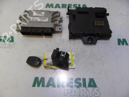 Used Engine control unit (ECU) RENAULT KANGOO Express (FW0/1_) Z.E. (FW0Z, FW1Z) (60 hp) 31526339