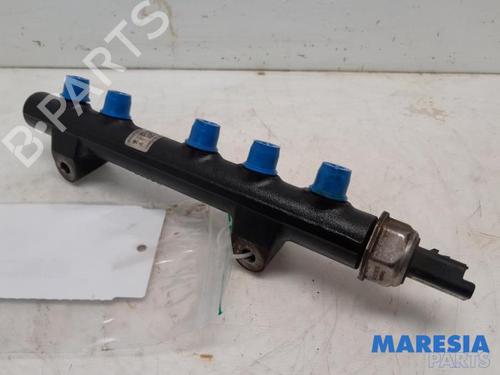 Used Injection rail CITROËN DS3 (SA_) 1.6 HDi 90 (92 hp) 31410199