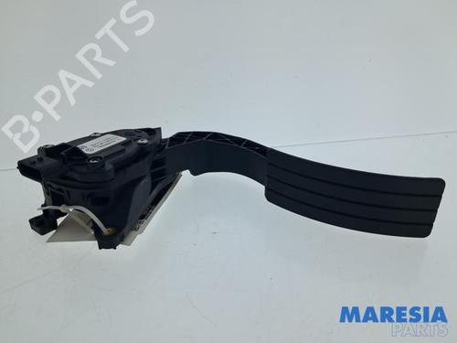 Pedale Pedale RENAULT CLIO IV Grandtour (KH_) 0.9 TCe 90 (90 hp) 37524015 37524015