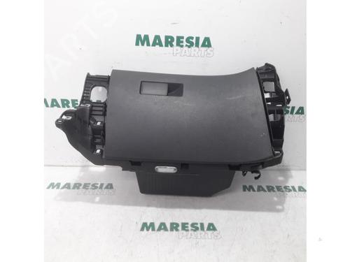 Used Glove box RENAULT SCÉNIC IV (J9_) 1.2 TCe 115 (115 hp) 31518648