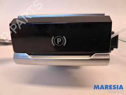 switch-citroen-c4-picasso-ii-2013-31439108 main image