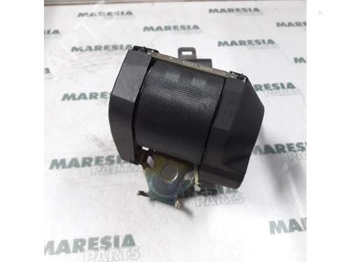 Used Rear center seatbelt RENAULT CLIO II (BB_, CB_) 1.6 16V (BB01, BB0H, BB0T, BB14, BB1D, BB1R, BB2KL, BB3G... (107 hp) 31438814