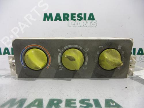 Used Climate control RENAULT TWINGO I (C06_) 1.2 (C066, C068) (58 hp) 31437685