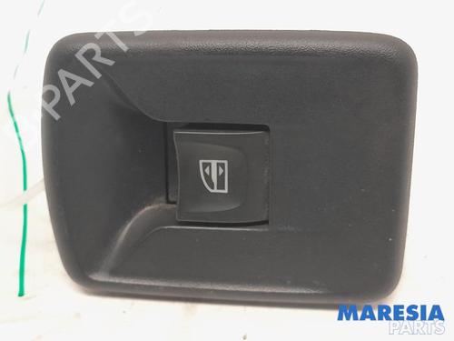 switch-renault-trafic-iii-van-fg_-2014-31481006 main image