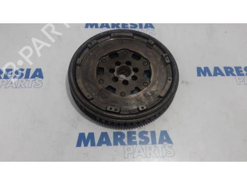 Used Flywheel RENAULT MEGANE III Grandtour (KZ0/1) 1.5 dCi (KZ09, KZ0D, KZ1G, KZ29, KZ14, KZ1W, KZ10, KZ1F,... (110 hp) 31513846
