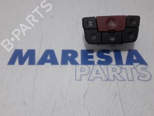 Used Warning switch FIAT PANDA (169_) 1.2 (169.AXB11, 169.AXB1A) (60 hp) 31388496