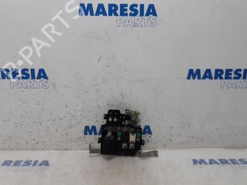 fuse-box-renault-kangoo-grand-kangoo-ii-kw01_-2008-31437380 main image