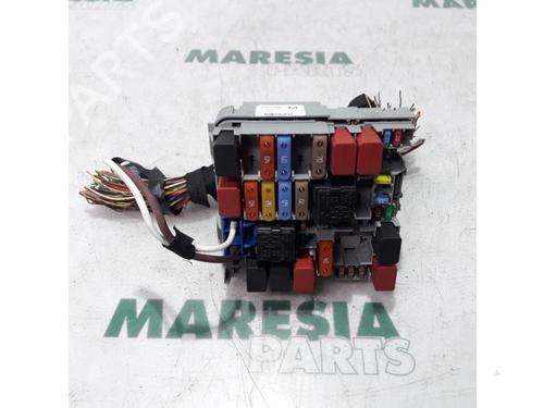 Used Fuse box FIAT GRANDE PUNTO (199_) 1.3 D Multijet (84 hp) 31516681