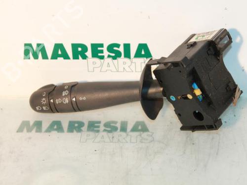 Used Steering column stalk RENAULT LAGUNA II Grandtour (KG0/1_) 1.8 16V (121 hp) 31471926