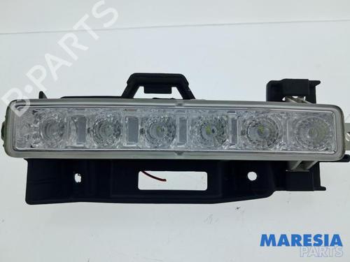 Used Right daytime light Right daytime light 38489219 38489219