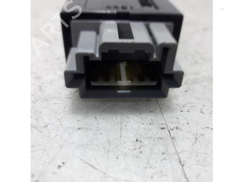 switch-citroen-c-crosser-vu_-vv_-2007-2008-2009-2010-2011-2012-31487564 main image