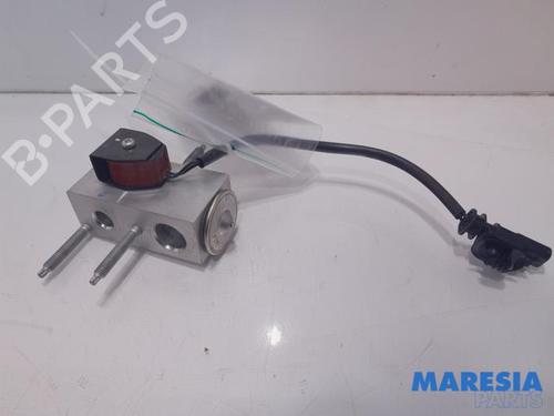 Used Electronic sensor OPEL CORSA F (P2JO) CORSA-e (68) (136 hp) 31522391
