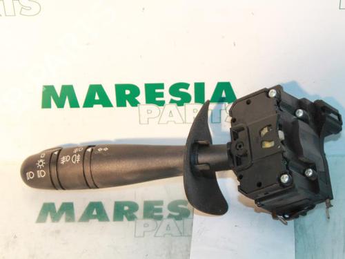 steering-column-stalk-renault-scenic-i-mpv-ja01_-fa0_-1999-2000-2001-2002-2003-2004-2005-2006-2007-2008-2009-2010-31419932 main image