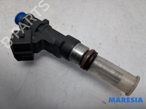 Used Injector ALFA ROMEO MITO (955_) 1.4 TJet (955AXG1A) (120 hp) 31421522