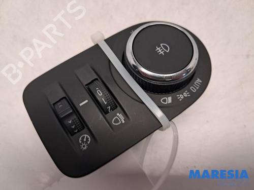 Commande de phare OPEL CROSSLAND X / CROSSLAND (P17, P2QO) 1.2 (83 hp) 31411236