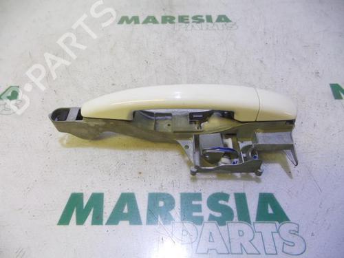 front-right-exterior-door-handle-peugeot-208-i-ca_-cc_-2012-2013-2014-2015-2016-2017-2018-2019-2020-2021-31452702 main image