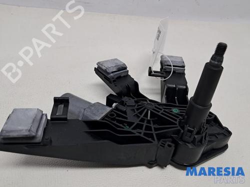 Used Rear wiper motor Rear wiper motor PEUGEOT 308 II (LB_, LP_, LW_, LH_, L3_) 1.6 THP 125 (125 hp) 32012069 32012069