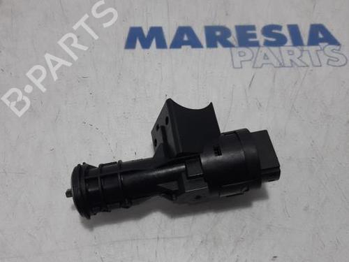 Used Ignition barrel FIAT 500 (312_) 1.2 (312AXA1A) (69 hp) 31383925