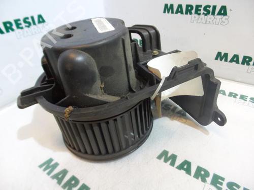 heater-blower-motor-renault-clio-ii-bb_-cb_-1998-1999-2000-2001-2002-2003-2004-2005-2006-2007-2008-2009-2010-2011-2012-2013-2014-2015-2016-31523295 main image