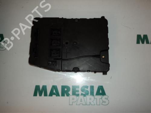 Used Fuse box RENAULT SCÉNIC II (JM0/1_) 1.6 (JM0C, JM0J, JM1B) (113 hp) 31487696