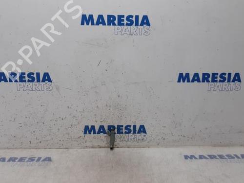 Used Injector PEUGEOT 107 (PM_, PN_) 1.0 (68 hp) 31445843