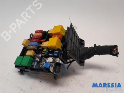 Used Fuse box PEUGEOT 308 SW II (LC_, LJ_, LR_, LX_, L4_) 1.6 HDi 92 (92 hp) 31394749