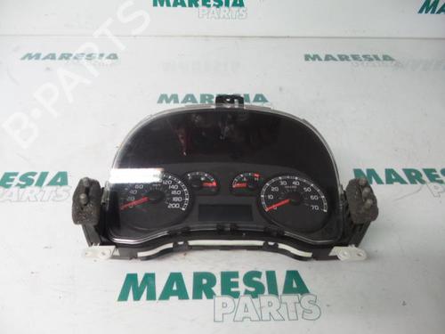 Used Instrument cluster FIAT PANDA (169_) 1.2 (169.AXB11, 169.AXB1A) (60 hp) 31409878