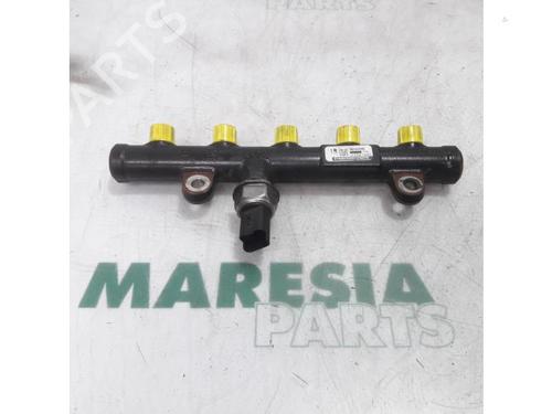 Used Injection rail CITROËN C4 Grand Picasso I (UA_) 2.0 HDi 138 (136 hp) 31499282