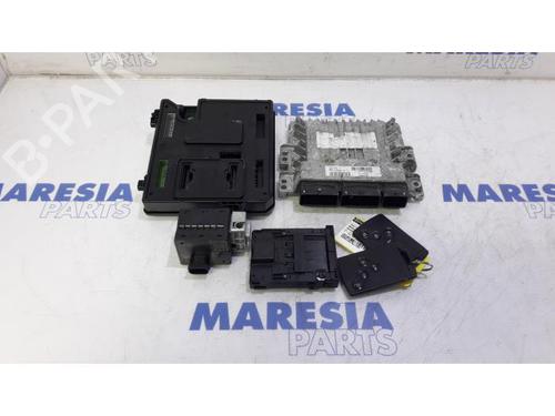 Used Engine control unit (ECU) RENAULT SCÉNIC III (JZ0/1_) 1.5 dCi (110 hp) 31445391