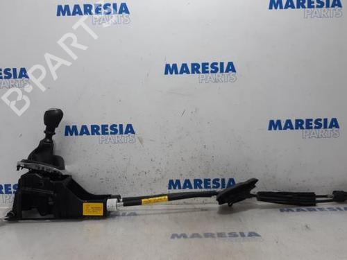Used Gear lever RENAULT MEGANE III Hatchback (BZ0/1_, B3_) 1.5 dCi (106 hp) 31442121