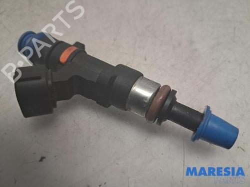 Used Injector RENAULT CLIO IV (BH_) 0.9 TCe 90 (BHNF, BHMA, BHMH, BHJK, BHJR) (90 hp) 31476545