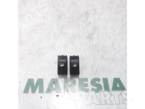 Used Switch CITROËN BERLINGO Box Body/MPV (B9) 1.6 HDi 75 (75 hp) 31520436