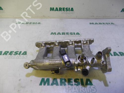 Used Injection rail RENAULT TWINGO II (CN0_) 1.2 Turbo (CN0C, CN0F) (100 hp) 31456742